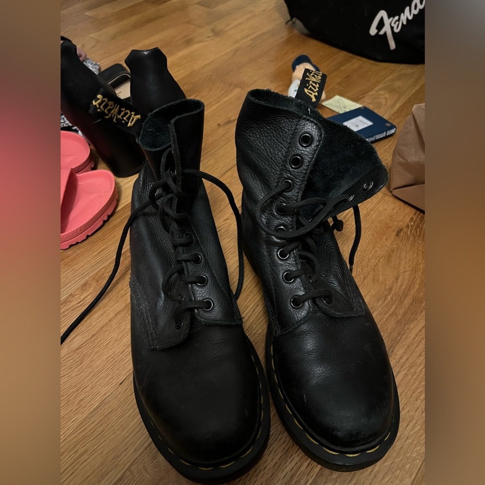 Dr.. Martens Airwair Boots